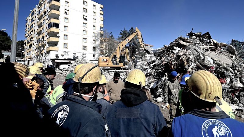Terremoto Turquía-Siria: tres sobrevivientes rescatados con vida de los escombros del terremoto en Turquía, 10 días después