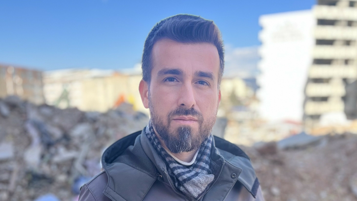 Cómo el dormitorio derrumbado de una pareja en el terremoto de Turquía salvó sus vidas: NPR