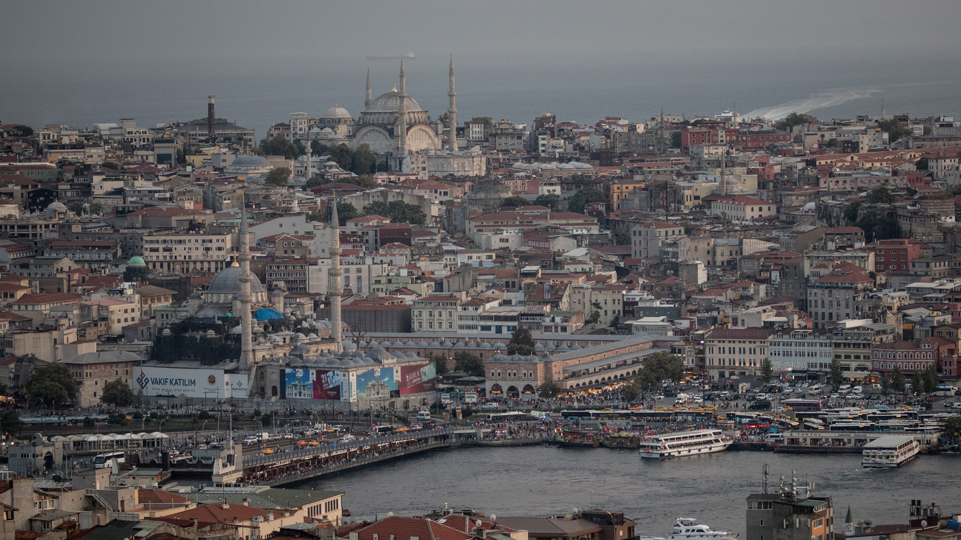Los terremotos en Turquía y Siria generan nuevas preocupaciones sobre la seguridad de los edificios de Estambul: NPR