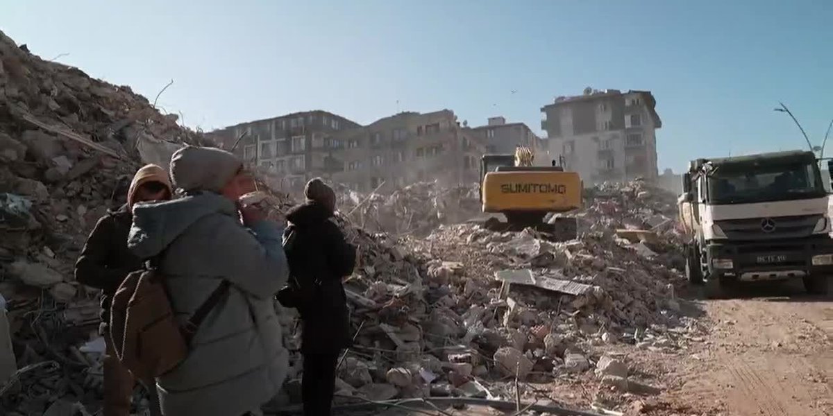 Residente de Tallahassee lamenta la pérdida de familiares en los terremotos de Turquía